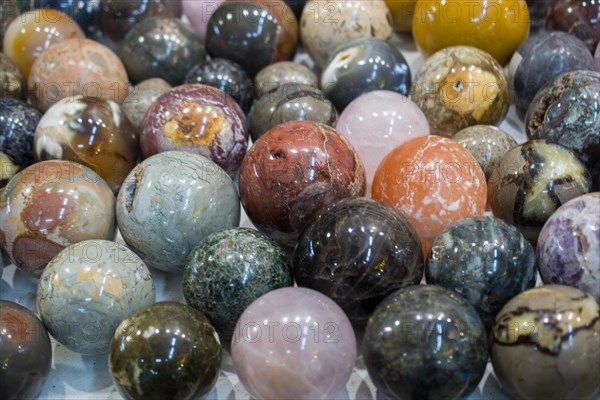 Bright Colorful Marble stone Balls cut in round shapes