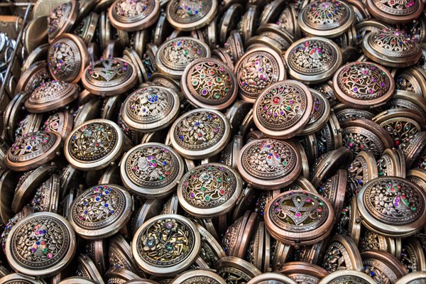 Set of round vintage pocket mirrors with a pattern