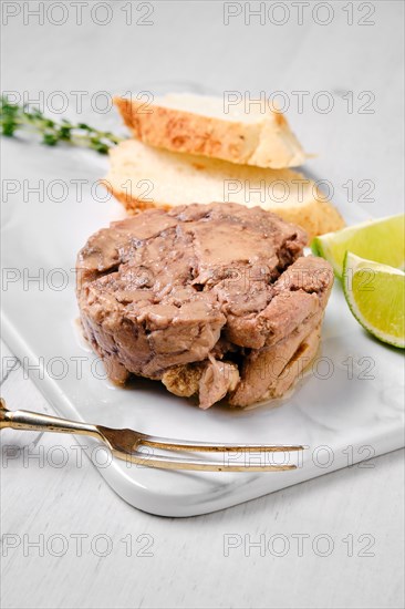 Sandwich with pollock liver