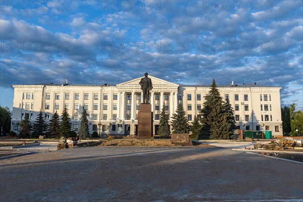 Lenin statue