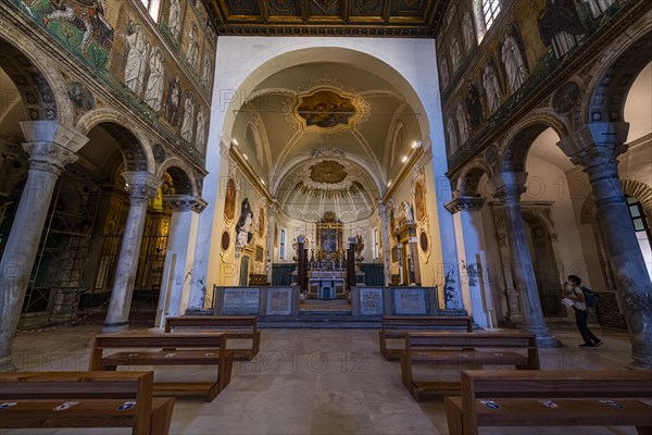 Mosaics in the Basilica di Sant'Apollinare Nuovo