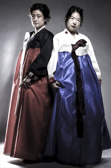 Two woman in Korean traditional costume