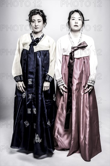 Two woman in Korean traditional costume