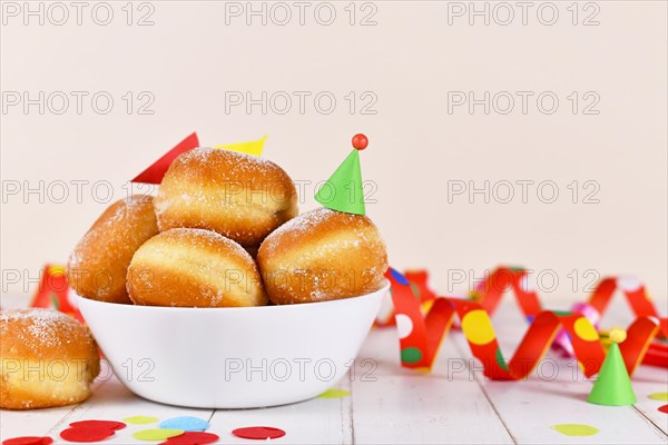 Bowl with German traditional 'Berliner Pfannkuchen'