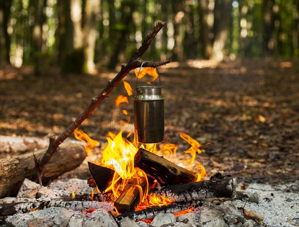 Heating water campfire