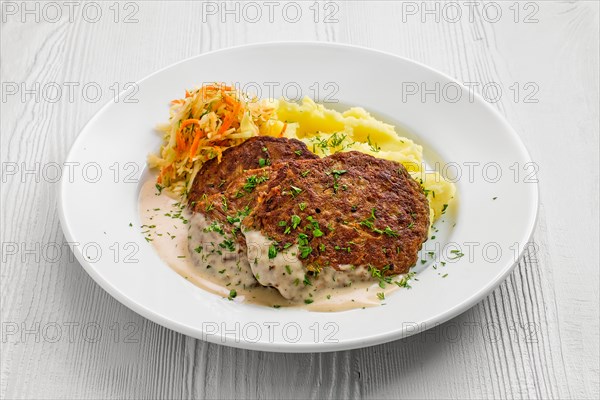 Plate with liver cutlet