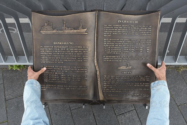 Commemorative plaque of a thank-you to the Cap Anamur for rescued Vietnamese refugees in the 1980s