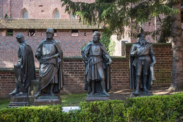 Knight statues