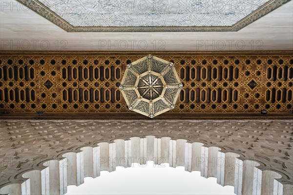 Detail of the ceiling with lamp