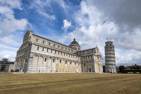 Piazza del Duomo with cathedral and leaning tower