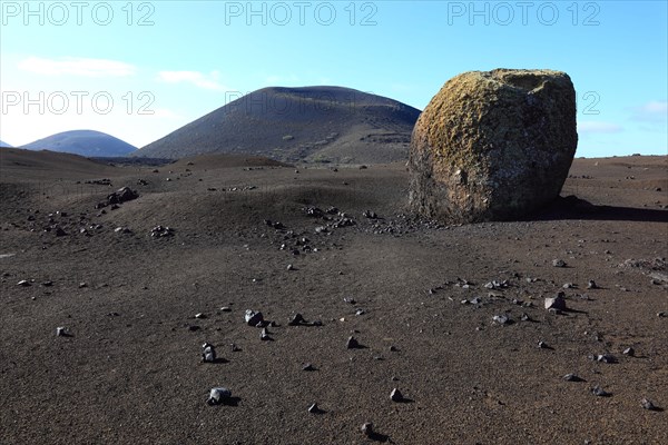 Volcanic bomb