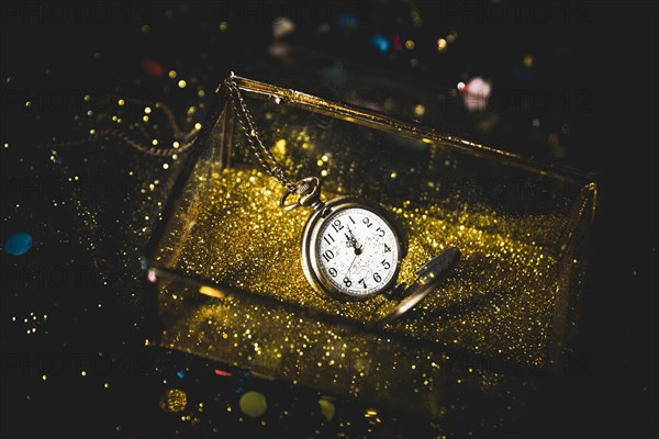 Pocket watch box with sequins