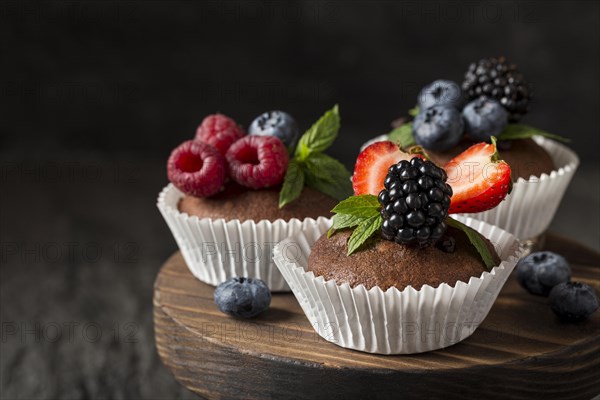 Front view view tasty cupcake cutting board