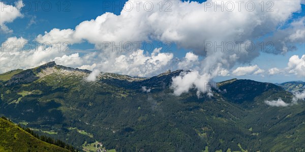 Mountain panorama from the Walser Hammerspitze