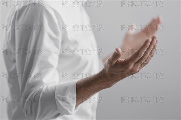 Man praying alone divinity home