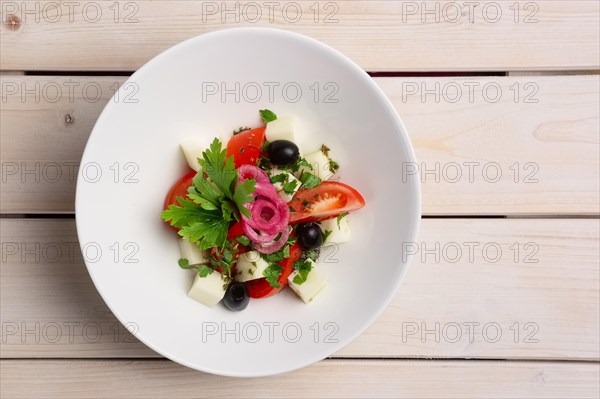 Salad with mozzarella