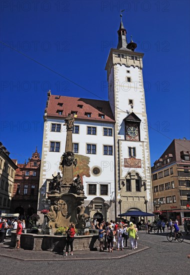 Vierroehrenbrunnen and Beim Grafeneckart