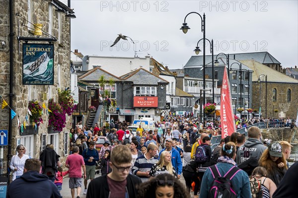 Busy streeet in St Ives