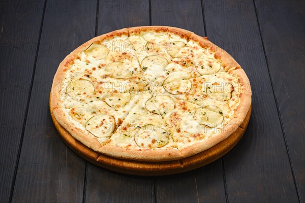 Classic pizza with dorblu cheese