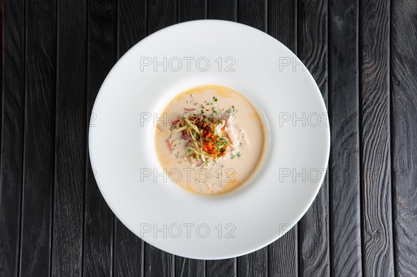 Spicy chicken soup with vegetables