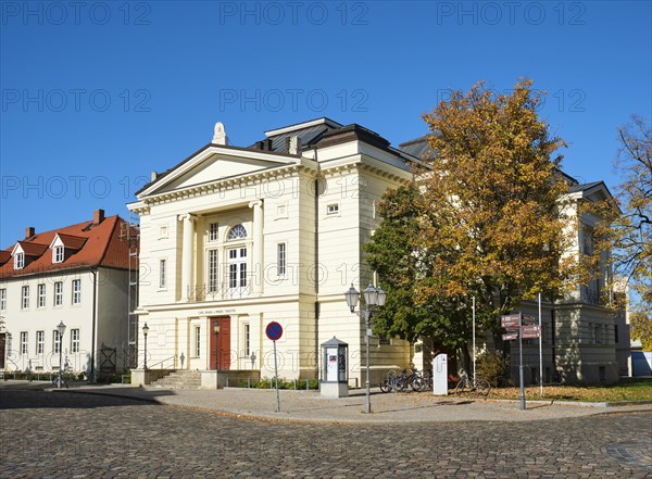 Carl Maria von Weber Theatre