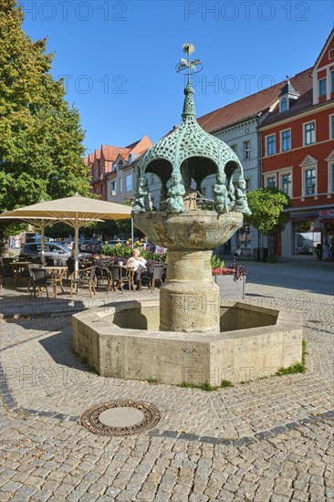 Hennebrunnen by sculptor Georg Wrba