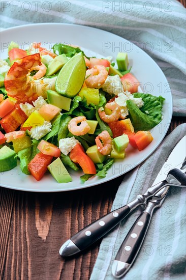 Salad with avocado