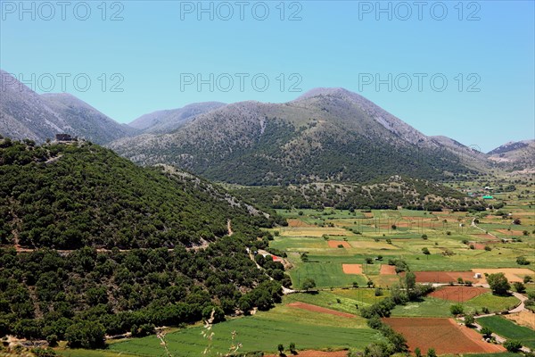 Landscape of the Askyfou Plateau