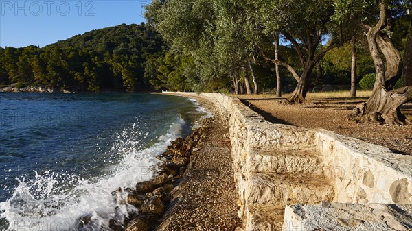 Loutsa Beach