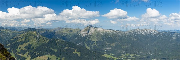 Mountain panorama from the Walser Hammerspitze