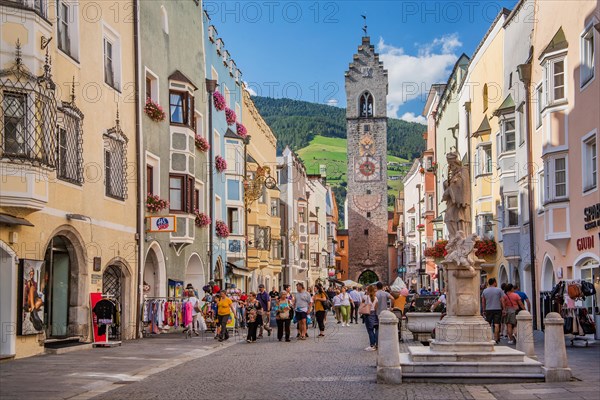 Neustadt pedestrian zone with Zwoelferturm