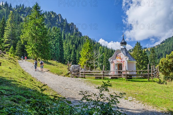 Hiking trail with St. Joseph's Chapel below Puerschling