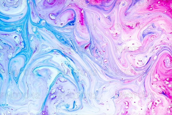 Gradient swirls of liquid paint