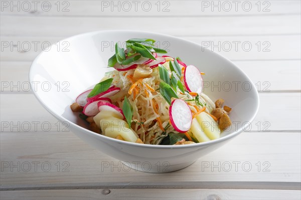 Salad with radish