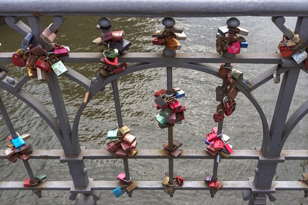 Love locks at the Wilhelminen Bridge in the Speicherstadt