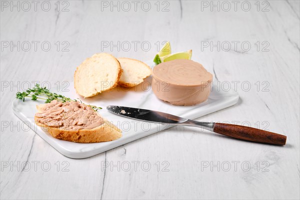 Sandwich with cod liver