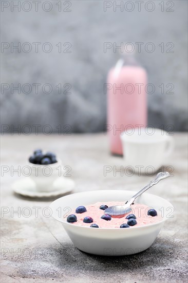 Oatmeal with homemade blueberry yogurt