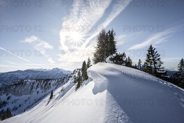 Snow cornices at the Sonntagshornscharte