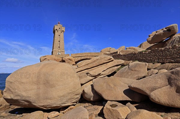 Rocks at the Phare