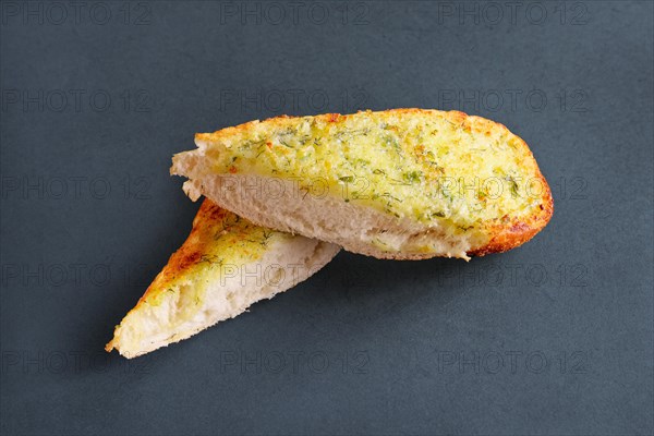 Crispy garlic and herbs toast