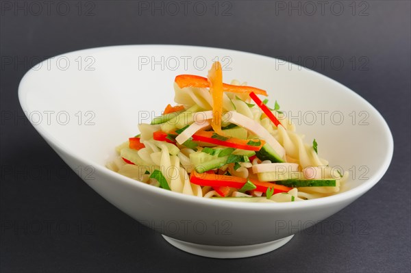 Salad with pasta and vegetables