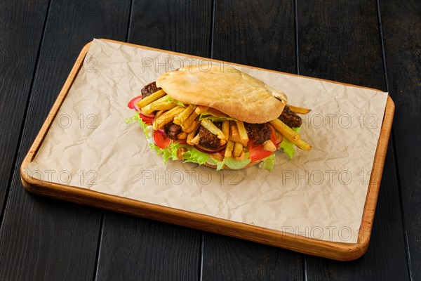 Pitta bread stuffed with salad