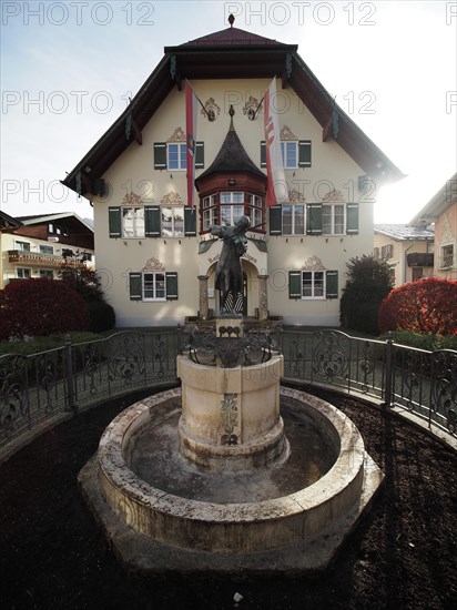 Mozart fountain in front of the town hall