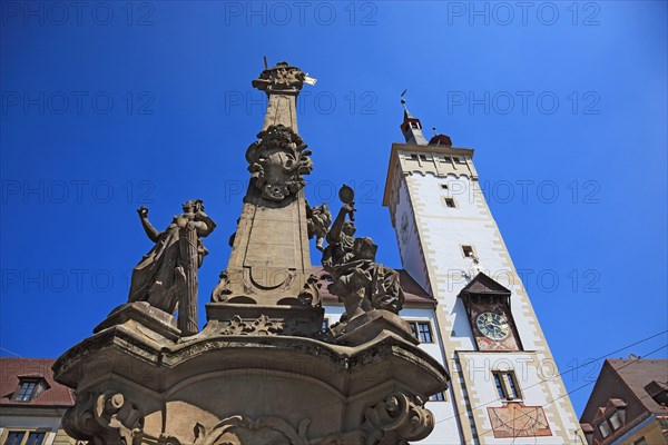 Vierroehrenbrunnen and Beim Grafeneckart