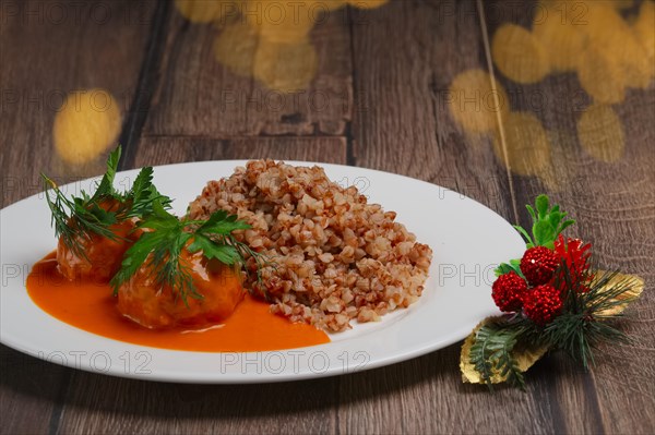 Buckwheat porridge and meatballs