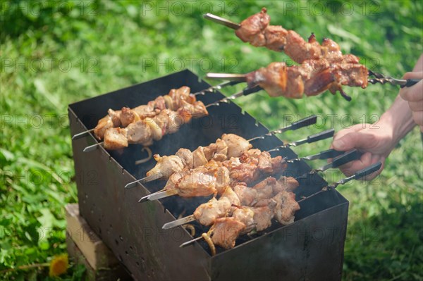 Process of cooking shashlik from pickled meat outdoor