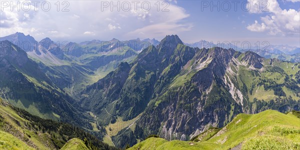 Mountain panorama from Laufbacher-Eckweg to Grosser Wilder