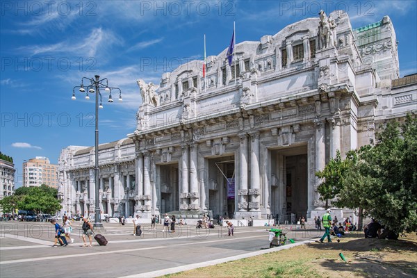 Portal of the central station Statione Centrale