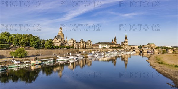 Excursion steamer in front of the Bruehl Terrace on the Elbe