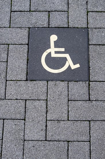 Pictogram wheelchair user